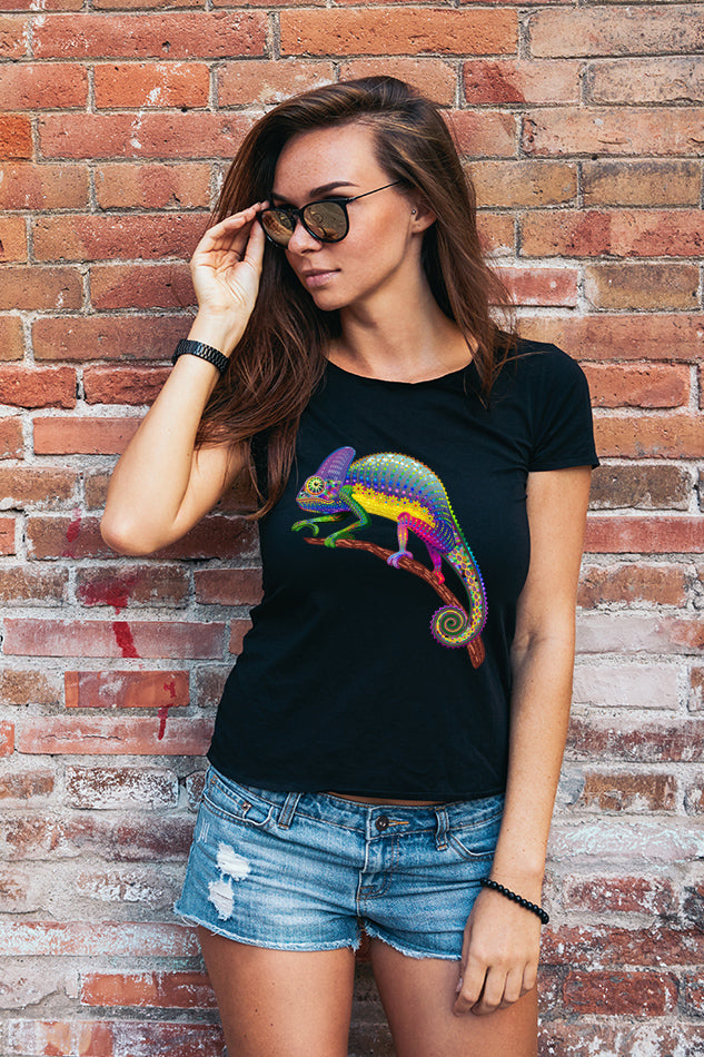 Coloured Chameleon - Women's Round Neck Half Sleeve T-Shirt